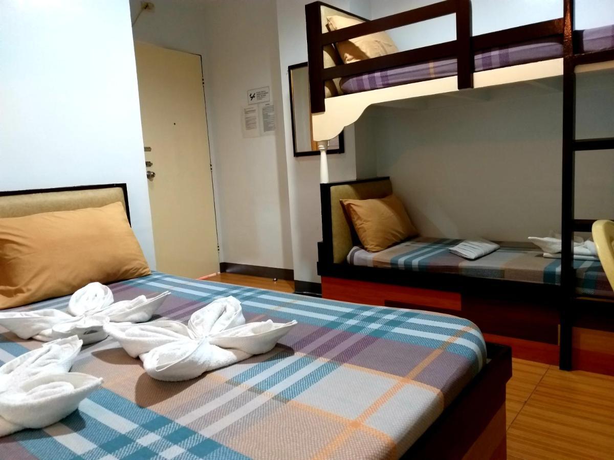Sola Eleganza Apartelle Quezon City Exteriör bild