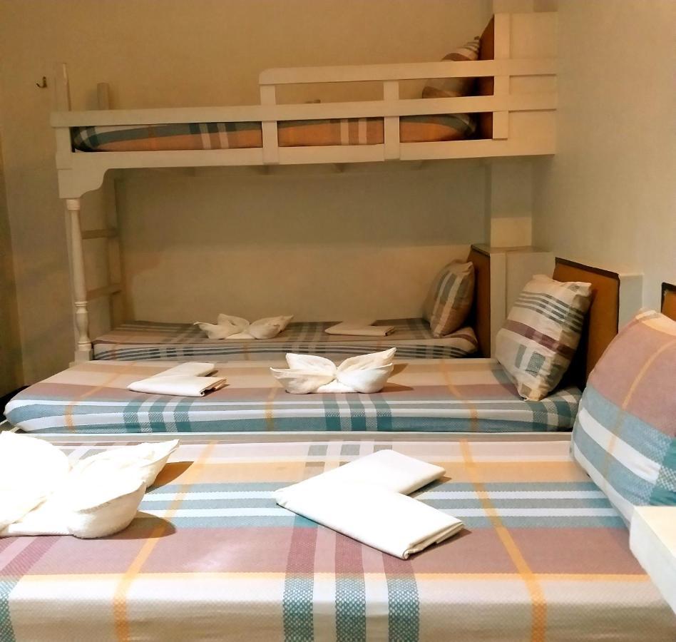 Sola Eleganza Apartelle Quezon City Exteriör bild