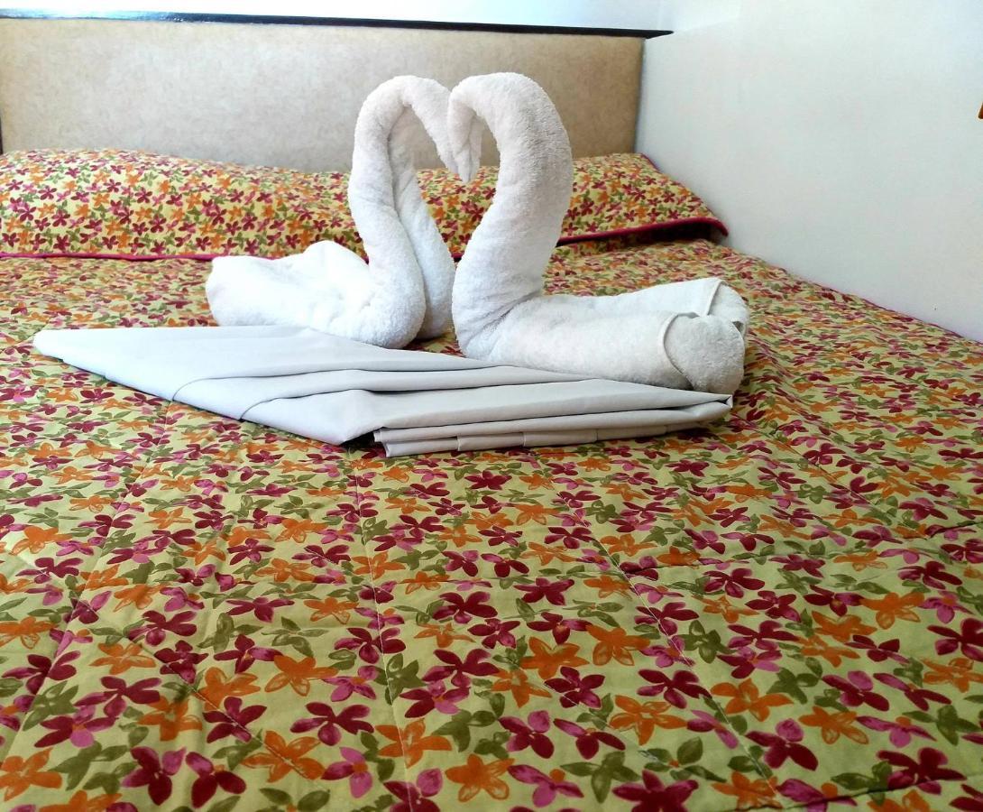 Sola Eleganza Apartelle Quezon City Exteriör bild